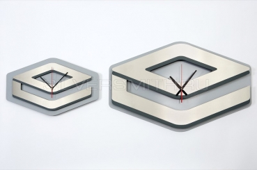 Сувенирные часы-логотип